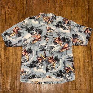 Red Turtle Hawaiian Camp Shirt Men's
L Rayon Blend Print Short Sleeve
Button Up
